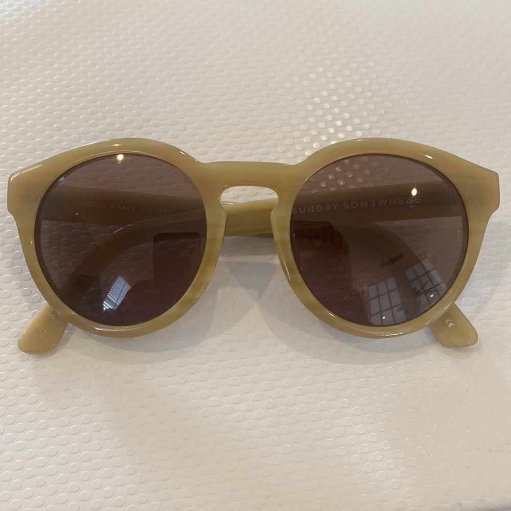 Never used Sunday Somewhere “Soelae” sunglasses. Sold out!